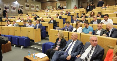 Naplatili 1,1 milion KM, održali četiri sjednice