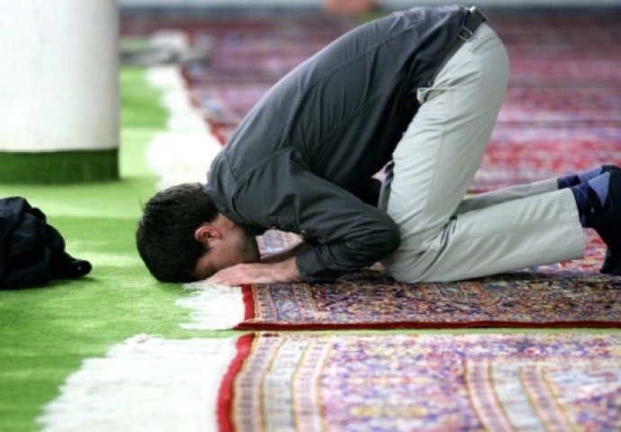 AMERIKANCI DOŠLI DO FRAPANTNIH ZAKLJUČANJA Evo kako namaz (islamska molitva) djeluje na cjelokupan organizam