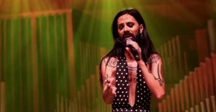 ZOVU GA "KRALJ SEVDAHA": Božo Vrećo oduševio Zagrepčane, svi pričaju o haljini s dubokim dekolteom (FOTO)