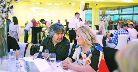 NOVA DRAMA IZMEĐU SNEŽANE I NJENOG DEČKA GINEKOLOGA, REAGOVALA I POLICIJA: Pisao duplo mlađoj, pa uslijedio HAOS!