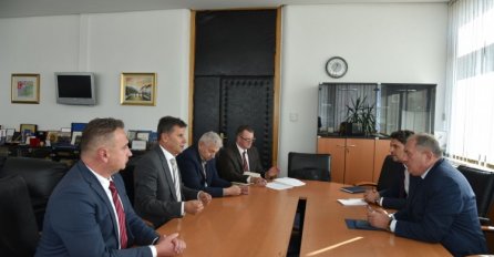 Mektić i Novalić razgovarali o migrantskoj situaciji u BiH