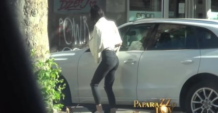 KAMERE SNIMILE VJERENICU VELJKA RAŽNATOVIĆA NAKON ŠTO JE SAZNALA DA JE TRUDNA: Evo šta je radila ispred CECINE VILE NA DEDINJU!