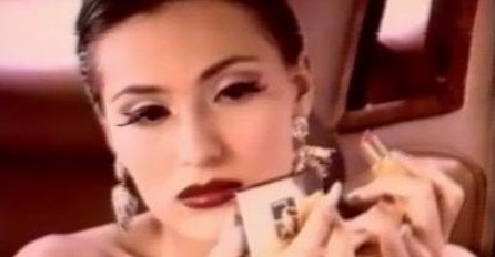 KAMIN JOJ JE OPTOČEN ZLATOM, ZAVIRITE U RASKOŠNU CECINU VILU: Jedan detalj iz kuhinje je sve raspametio, POGLEDAJTE KO JE TU! KAD OVO BOGDANA VIDI...