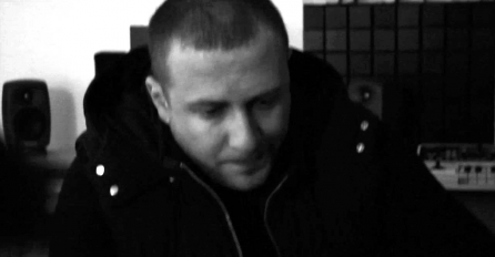 KRIJE JE KAO ZMIJA NOGE, OVO JE 3. ŽENA DADE POLUMENTE: U braku je sa zanosnom plavušom, čekajte da vidite KAKO ONA IZGLEDA