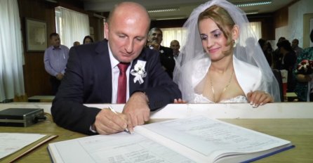 LJUBAVNA PRIČA KOJA JE ZAPALILA INTERNET: Milinko se oženio Albankom, a vidio ju je samo na slici!