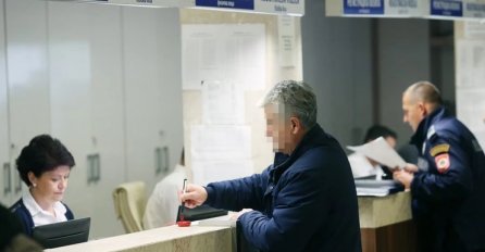 OVI VOZAČI ĆE DO KRAJA GODINE MORATI DA PLATE 4.000, GUŽVE NA ŠALTERIMA VEĆ POČELE: Evo šta morate znati