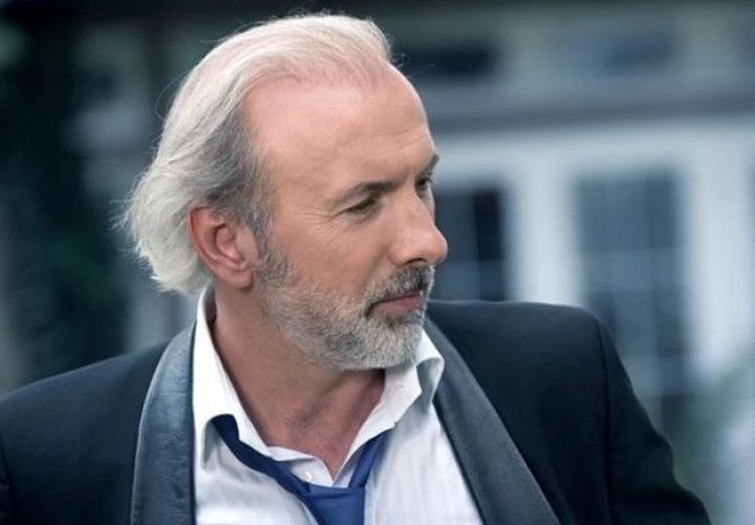 DINO MERLIN KRIJE DJECU OD JAVNOSTI, A SADA ISPLIVALA SLIKA NJEGOVE KĆERKE: Evo kako izgleda, ima diplomu Oksforda!