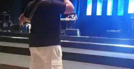 DARKO LAZIĆ KRIJE POLUSESTRU?! NEĆE NI DA ČUJE ZA NJU: Lijepa je kao san, duga crna kosa, POGLEDAJTE KAKO IZGLEDA (FOTO)