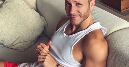 SAŠA KOVAČEVIĆ VAŽI ZA NAJZGODNIJIH PJEVAČA, A OVO JE NJEGOV ROĐENI BRAT: Ženama nije dobro kad ga vide, PREZGODAN JE (FOTO)