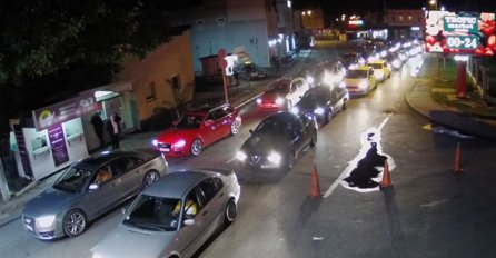 KILOMETARSKE KOLONE: Nezapamćena gužva na Graničnom prijelazu Gradiška