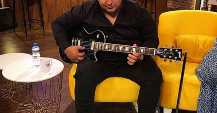 NE MOŽE DA GA ZABORAVII! Zavodljivo igra oko SVOG DEČKA,a zove ga TUĐIM IMENOM! Zapjevala je DARKU, Marini će POZLITI KADA ČUJE!