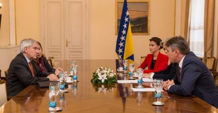 Komšić sa ambasadorom Francuske: BiH učestvuje u borbi protiv terorizma