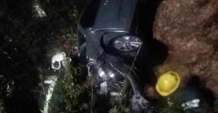 Teška saobraćajna nesreća: Vatrogasci izvlačili unesrećene, tu je i Hitna pomoć