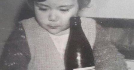 NA SLICI DJEVOJČICA, A DANAS SRPSKA PJEVAČICA ČIJE PJESME ZNATE NAPAMET: Iza sebe ima propali brak, nema šanse da pogodite KO JE ONA