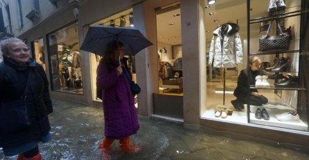 Venecija ponovo pod vodom, šteta od poplava milijardu eura