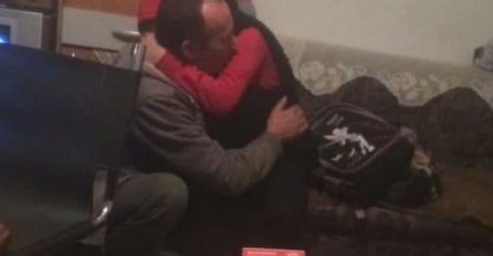 I kamen bi zaplakao: Bivši borac iz Bužima zagrlio kćerku pa otišao u zatvor na šest mjeseci zbog "krađe" drva