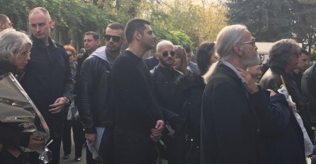 ZADRUGARI DOŠLI NA SAHRANU, NIKO NE VJERUJE DA GA VIŠE NEMA: Iznenada preminuo, SUZE SAME IDU! (FOTO)