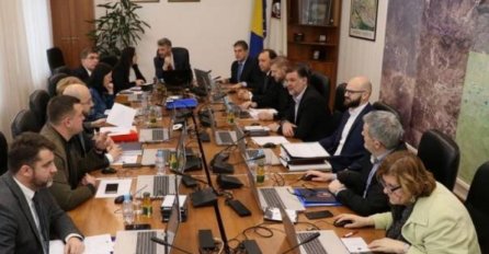 Skupljeni potpisi za smjenu Vlade KS 