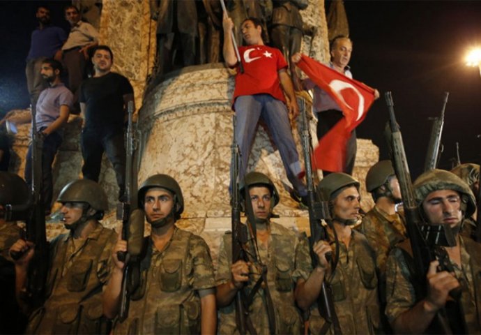 Turske vlasti naredile hapšenje 133 pripadnika vojske