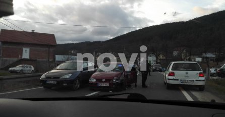 NESREĆA U TARČINU: Sudar tri vozila, uviđaj u toku