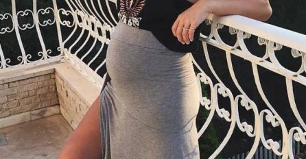 "Moja mlađa sestra je sa 14 godina ostala trudna i sve je krila do nekih 4-5 mjeseci trudnoće. "