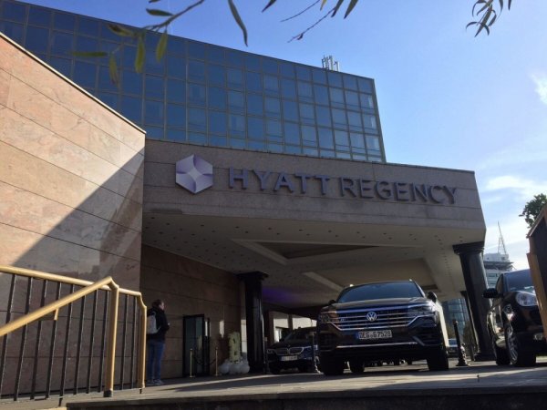 76722728-1799299053704967-2764642432363528192-n-1000x0