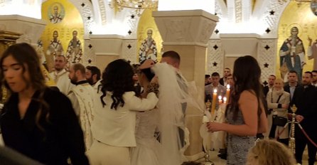 SAMO DAN NAKON SVADBE SNIMILI SU NJIH ISPRED VILE NA DEDINJU: Burna noć je iza njih, EVO ŠTA SE JUTROS DOGAĐA (VIDEO)