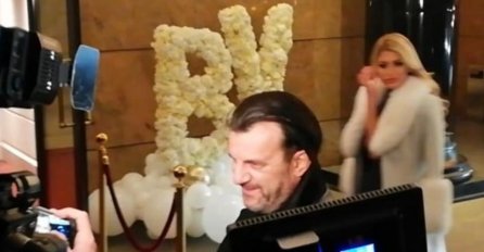 ACA LUKAS SA NOVOM DJEVOJKOM DOŠAO NA SVADBU VELJKA I BOGDANE: Pogledajte kako se obukla ZANOSNA PLAVUŠA!