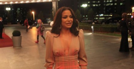 ALEKSANDRA MLADENOVIĆ OTKRILA ŠTA ĆE PRVO OTPJEVATI NA SVADBI DECENIJE: Da li ova pjesma nešto govori?!