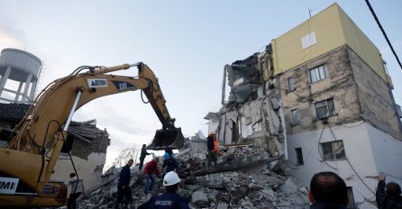 Pronađen živ u ruševinama dva dana nakon razornog zemljotresa