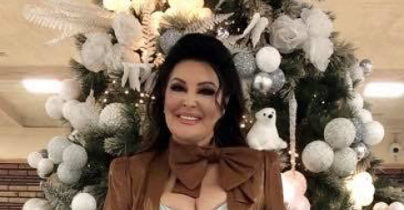 SVI SE SKUPILI DA VIDE DRAGANU MIRKOVIĆ, DOŠLA NA SNIMANJE U DOSAD NEVIĐENOM IZDANJU: Kad su muškarci vidjeli DONJI DIO SLIKE, počeli su da se ZNOJE!