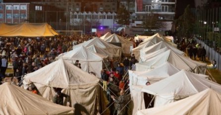 SPAVALI POD ŠATORIMA, HILJADE LJUDI BEZ KROVA NA GLAVOM, TUŽNI SNIMAK OBILAZI REGION: Evo kako izgleda DRAČ poslije razornog zemljotresa