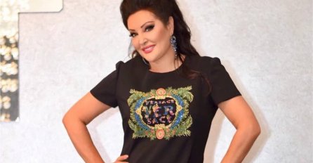 ISTE CRTE LICA, KAO BLIZNAKINJE, OVO JE SESTRA DRAGANE MIRKOVIĆ: I ona je poznata, ŠOKIRAT ĆETE SE KAD VIDITE KOLIKO LIČE (FOTO)