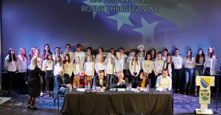 BZK Preporod Konjic povodom 25. novembra-Dana državnosti Bosne i Hercegovine organizovao je izložbu fotografija o zločinu nad Bošnjacima Nevesinja