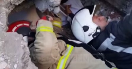 KAD SU GA UGLEDALI U RUŠEVINAMA 2 DANA NAKON ZEMLJOTRESA POČELI DA VRIŠTE: Spasioci u šoku, OBJAVLJEN DRAMATIČAN SNIMAK!