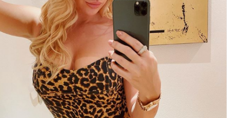 Za ovog BH reprezentativca KAŽU DA IMA NAJZGODNIJU ŽENU, a sad je ona OBJAVILA FOTOGRAFIJE iznenađenja koje joj je priredio sa SRBIJANSKOM PJEVAČICOM! 