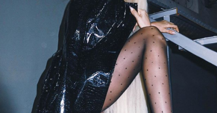 TAKMIČAR  RASPLAKAO  KARLEUŠU! Otpjevao ovu  pjesmu, a ona je ustala i prisjetila se MAJKE! Otkrila  detalje Divnine svadbe,  NIJE PREBOLJELA GUBITAK!  