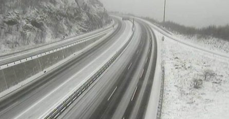 Zbog snijega na snazi nova ograničenja na autoputu kod Sarajeva