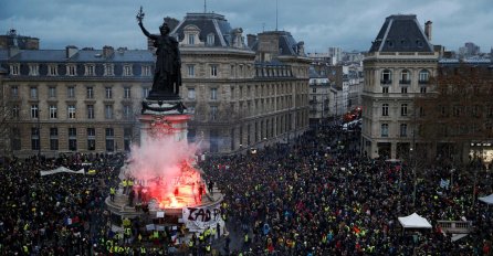 Najavljeni novi protesti u Francuskoj, stotine hiljade ljudi u štrajku