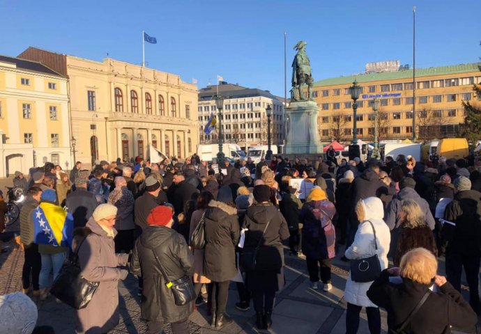 Protesti u Geteborgu uz ''Srebrenički inferno'': Odbrana istine, časti i dostojanstva nas i Nobela