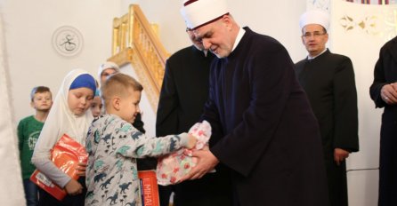 Reisu-l-ulema Kavazović: Vrijedi biti mektepsko dijete, slušati roditelje i graditi BiH
