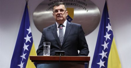 Tegeltija: Migrantsku krizu rješavati sa novim ministrom bezbjednosti