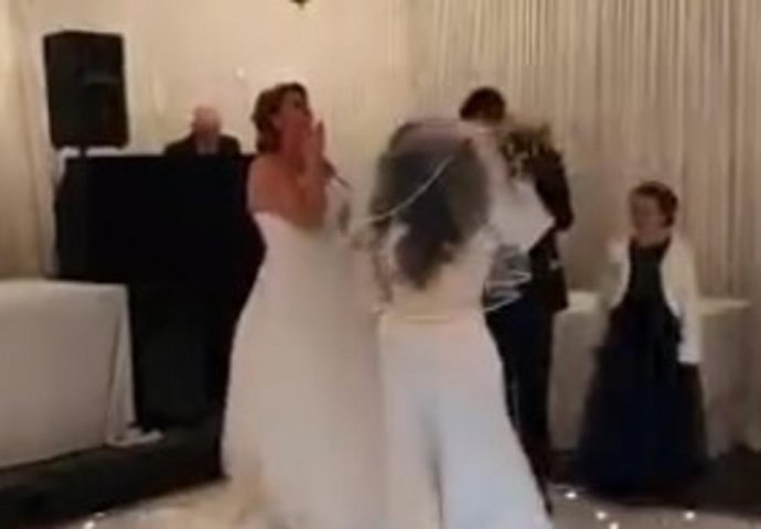SKANDAL NA VJENČANJU! Uletjela žena u vjenčanici, tukla mladoženju buketom i vikala: TREBALO JE DA TO BUDEM JA (VIDEO)