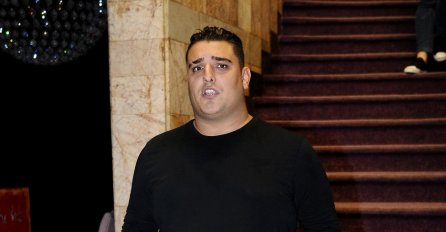 PLJUŠTE LAJKOVI, DARKO LAZIĆ OBJAVIO SLIKU, A KAD SU MU VIDJELI STOMAK LJUDI SE ŠOKIRALI: Je li moguće da sada OVAKO IZGLEDA??