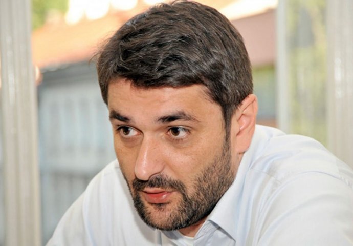 Suljagić reagovao na Vučićeve poruke: Stav Srbije o genocidu u Srebrenici je potpuno nevažan