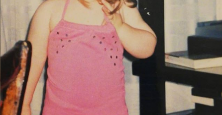 OVA DJEVOJČICA U ROZOM JE DANAS PJEVAČICA KOJA UBIJA GLASOM: Cijeli Balkan je obožava, NEMA LJEPŠE PJEVAČICE, KO JE ONA?