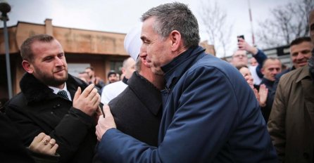 Veselji se vratio iz Haga, dočekale ga pristalice