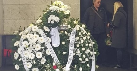 TUŽNA SLIKA SA GROBLJA, ŠAKA LJUDI NA SAHRANI POPARE: Sve je prazno, došlo samo DVOJE KOLEGA!