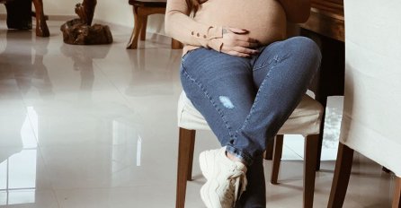 SEKA ALEKSIĆ PRESRETNA ŠTO JE RODILA DJEČAKA, A DANAS NE PRESTAJE PLAKATI: Objavila sliku pokojnog oca sa Jakovom, TUGA NEVIĐENA!