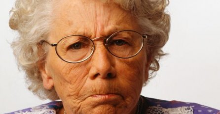 "Moja baka, tatina mama je najgora osoba na svijetu."